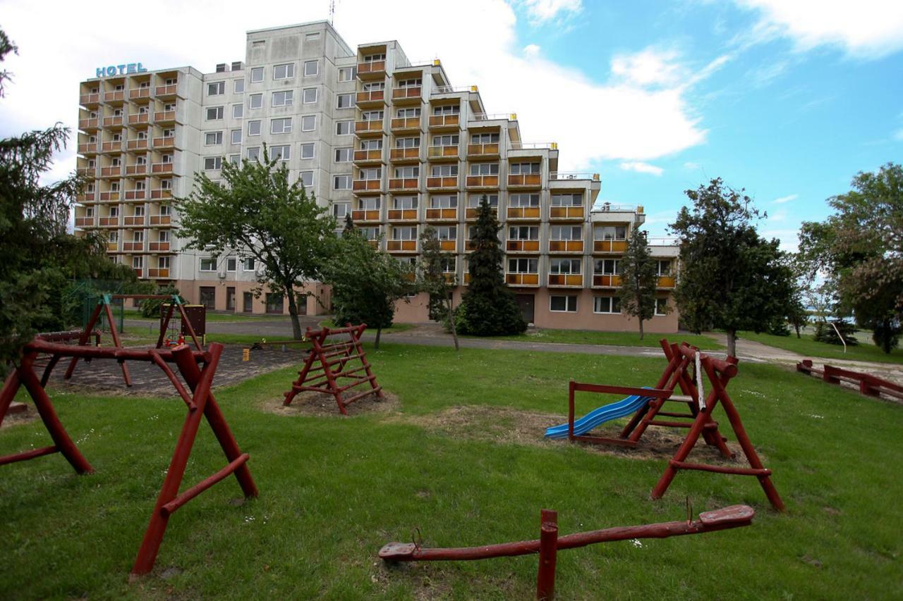 Aranypart Hotel Siófok Buitenkant foto