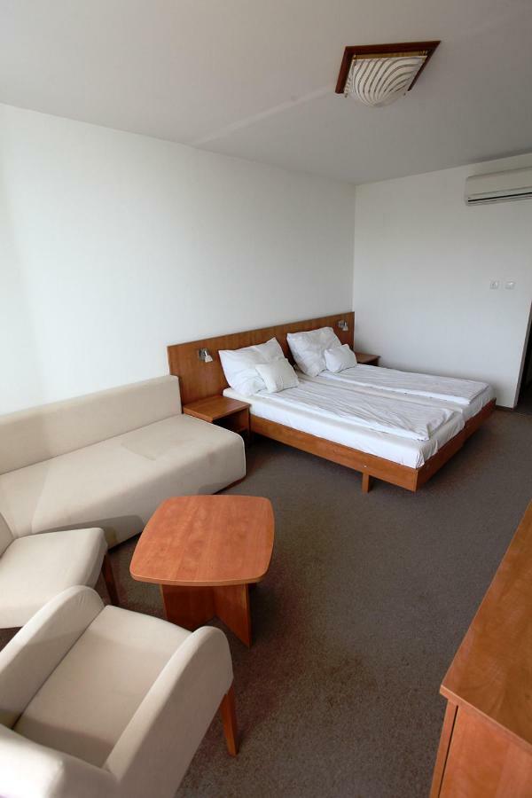 Aranypart Hotel Siófok Buitenkant foto