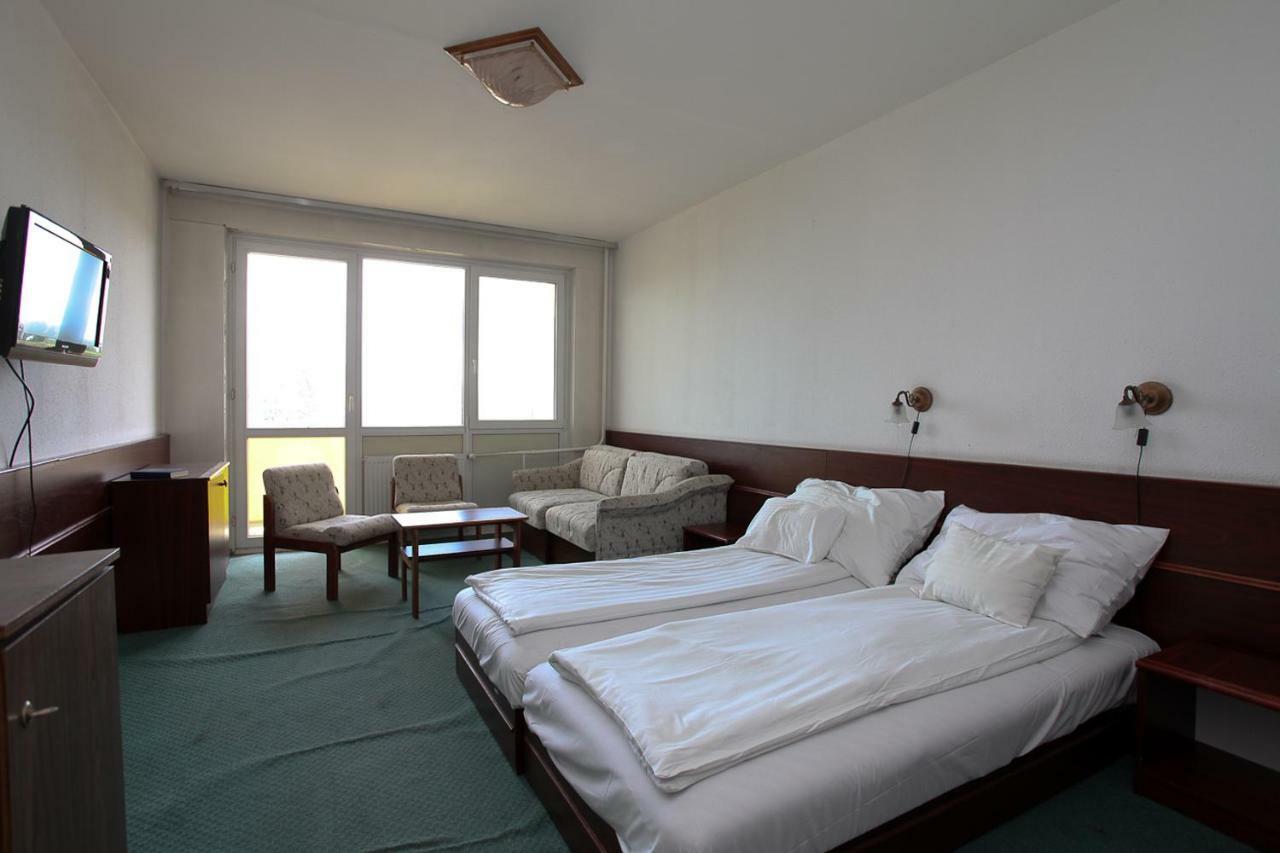 Aranypart Hotel Siófok Buitenkant foto