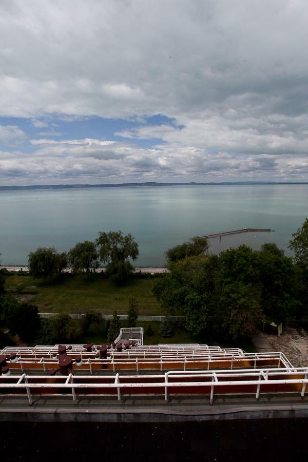 Aranypart Hotel Siófok Buitenkant foto