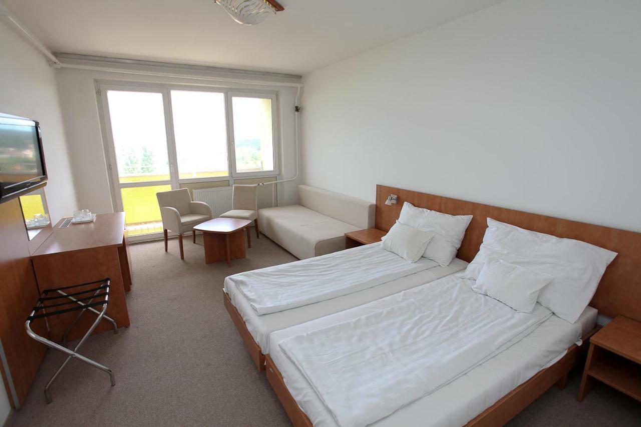 Aranypart Hotel Siófok Buitenkant foto