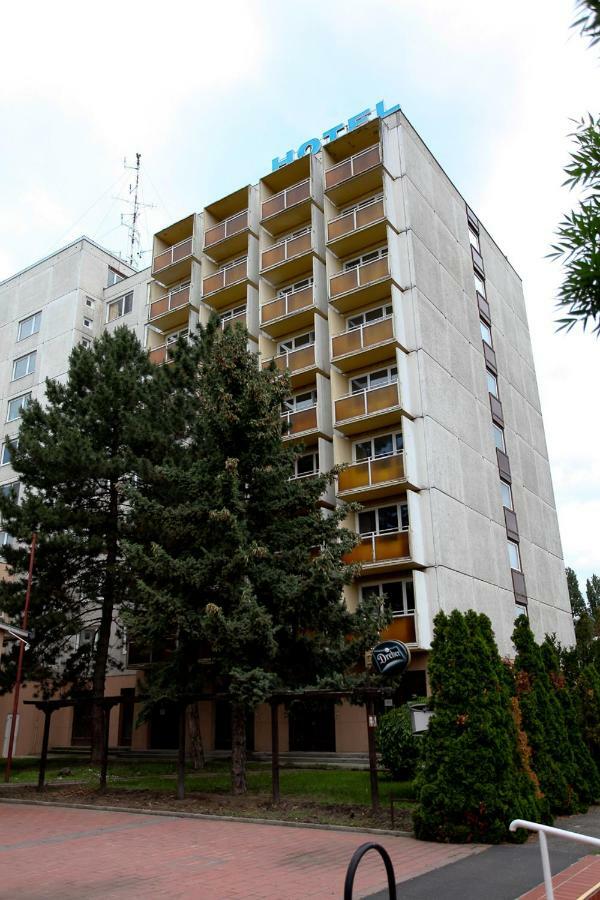 Aranypart Hotel Siófok Buitenkant foto
