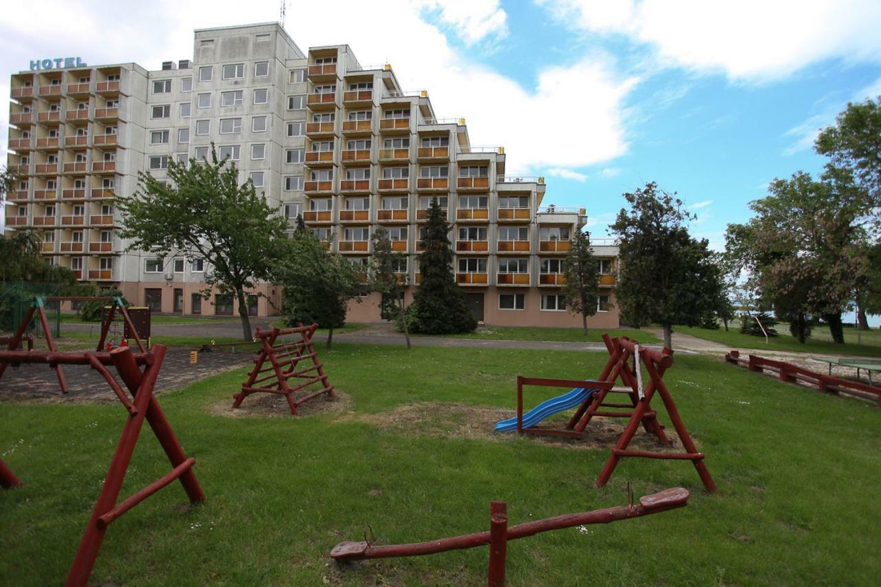Aranypart Hotel Siófok Buitenkant foto
