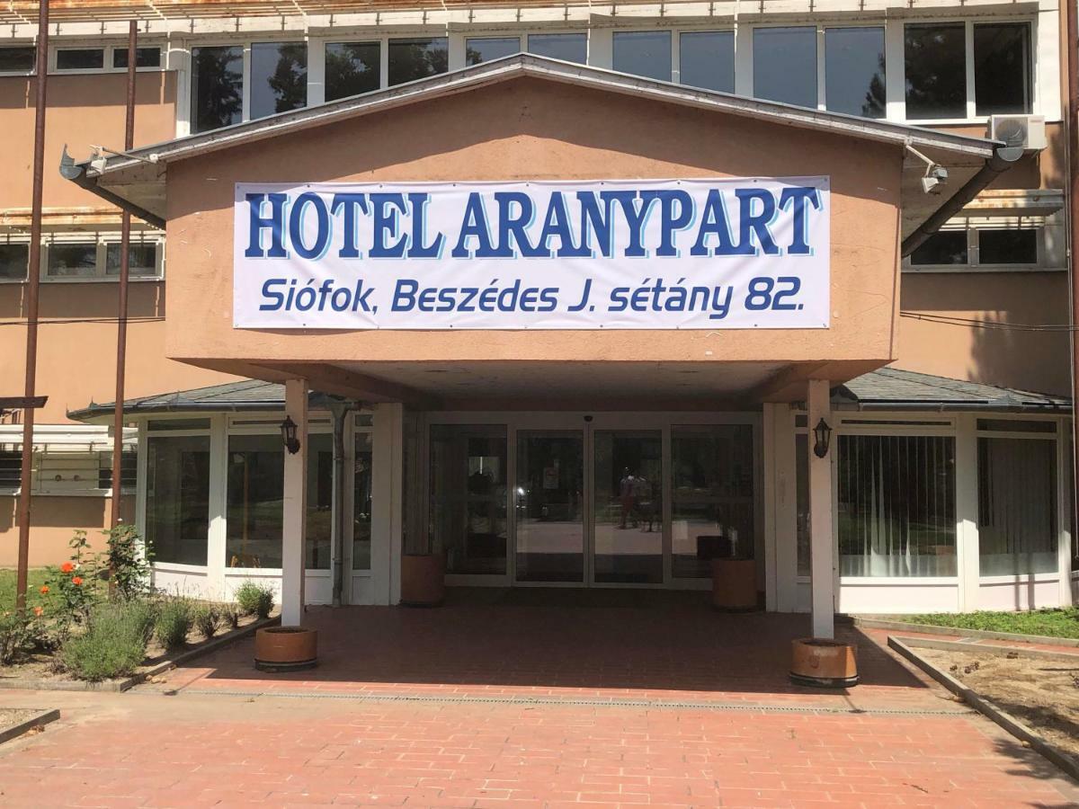 Aranypart Hotel Siófok Buitenkant foto