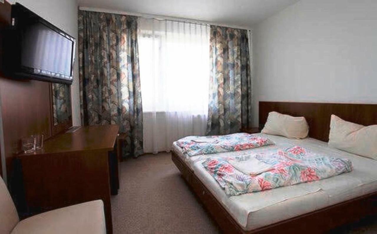 Aranypart Hotel Siófok Buitenkant foto